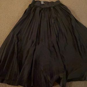 H&M skirt green